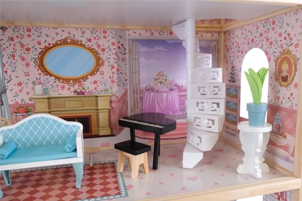 Woonkamer met wenteltrap naar zolder