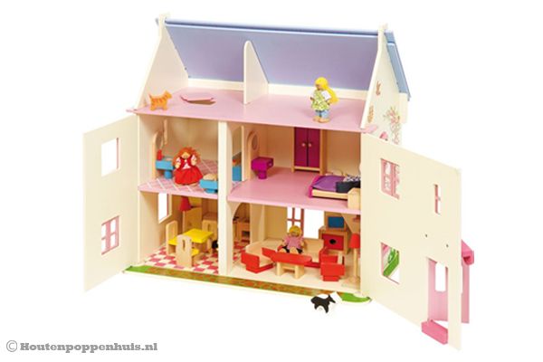 Met vier kamers en een grote zolder.