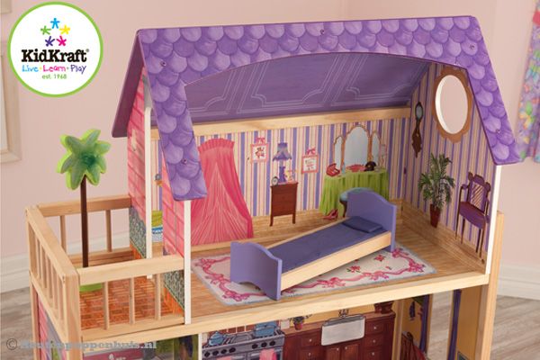 Grote slaapkamer met ruim balkon.