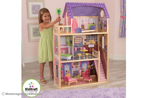 Houten poppenhuis Kayla is 112 cm hoog.
