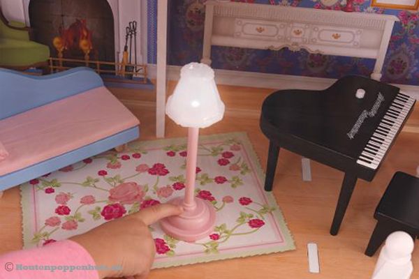 Druk op de knop en de lamp gaat aan en uit.