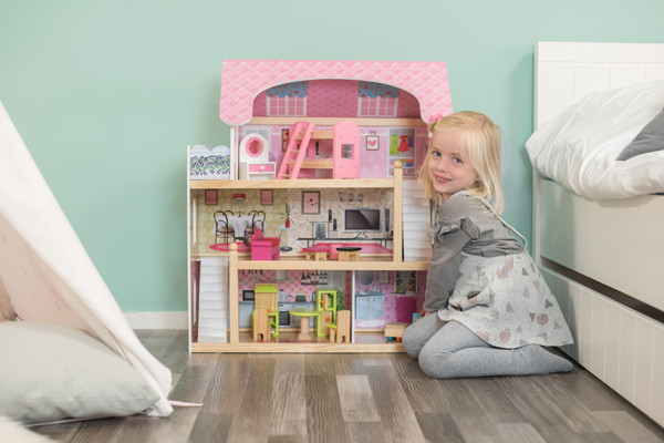 Lois is 3 jaar en 96 cm lang.