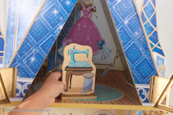 De bovenste verdieping van de Cinderella Midnight Mansion.