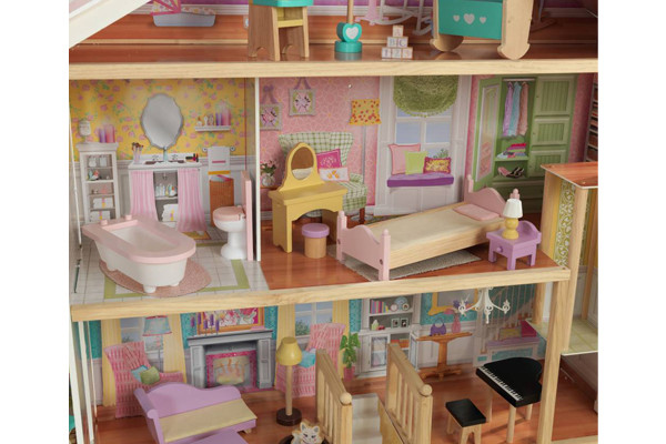 Een badkamer en slaapkamer boven in de villa.