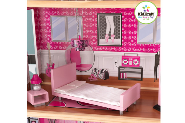 Vrolijke roze slaapkamer.